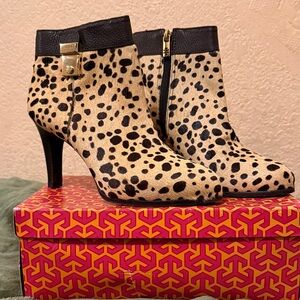 Tory Burch Priscilla Calf Hair Leopard Print Boots Size 8 ✨✨✨